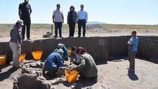 5 bin yıl önce kuraklıkta köpek eti yemişler