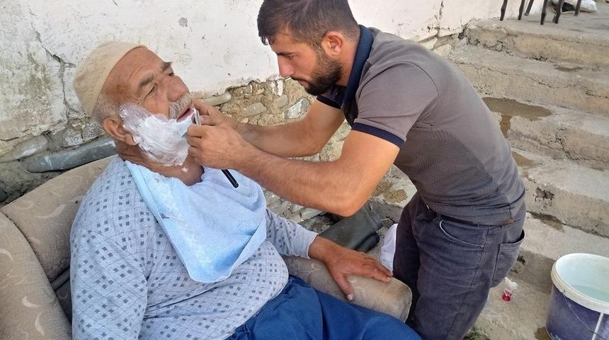 G&uuml;rpınar Belediyesinden bayram &ouml;ncesi tıraş hizmeti