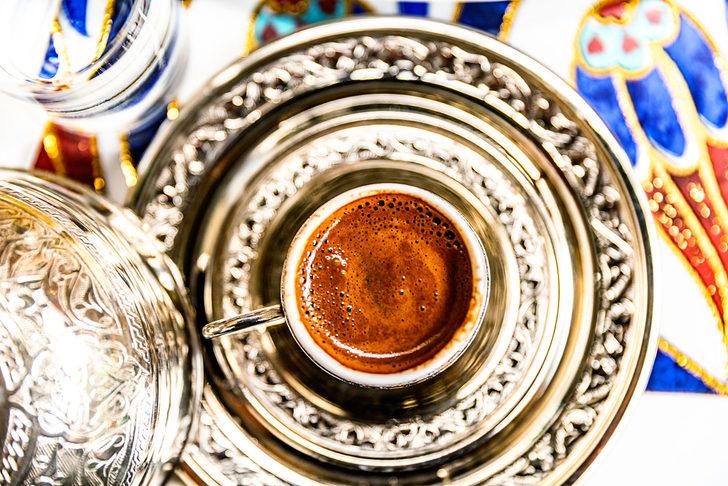 Yatmadan önce kahve ya da çay içmek uykuyu etkilemiyor