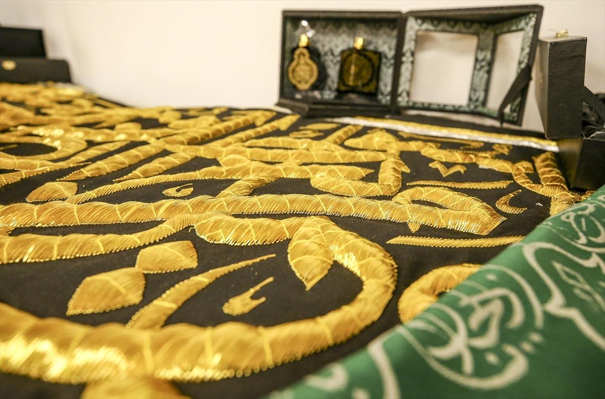 Osmanlı'nın Kabe &ouml;rt&uuml;s&uuml; d&uuml;nyaya tanıtılıyor