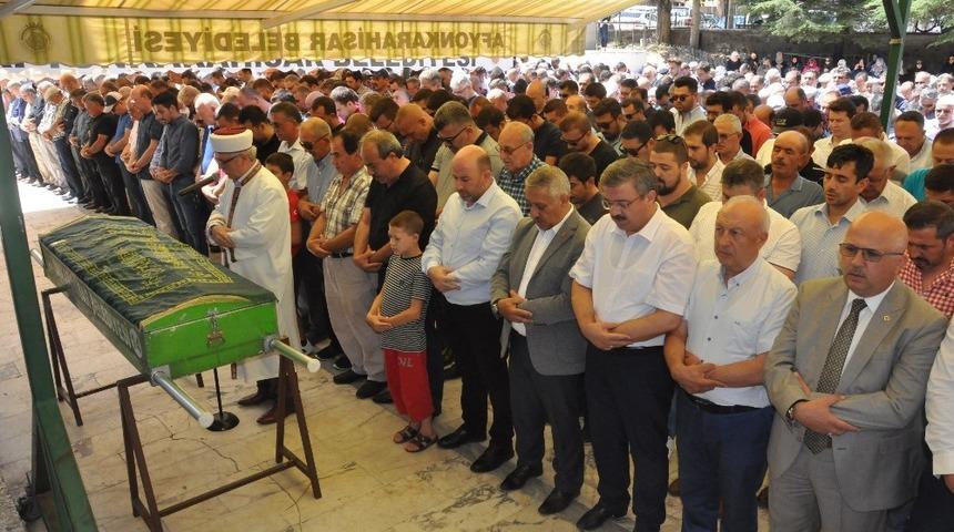 Eski Belediye Başkanı Kaptan&rsquo;ın oğlu son yolculuğuna uğurlandı