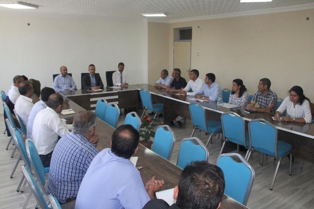 Ağrı Mili Eğitim M&uuml;d&uuml;r&uuml; Tekin&rsquo;in il&ccedil;e ziyaretleri