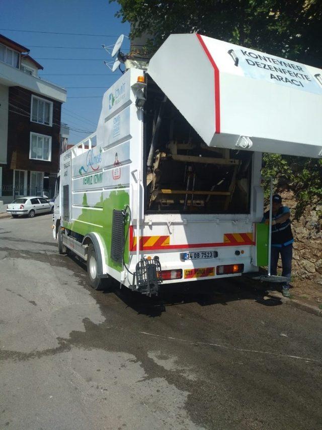 İzmit’te konteynırlar temizleniyor