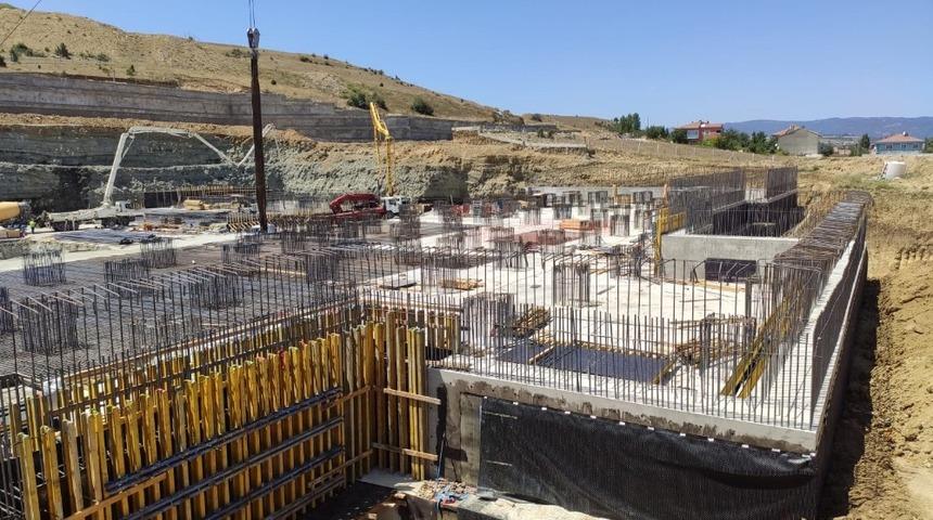 Boz&uuml;y&uuml;k Şehir Hastanesi inşaatı tam gaz devam ediyor