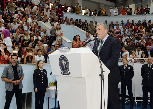 Arnavutköy Polis Okulu'ndan mezun olan 714 polis için tören düzenlendi