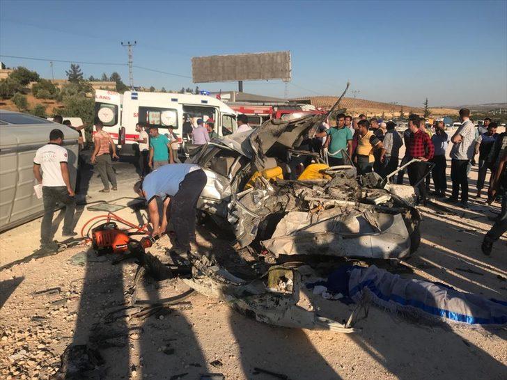 Gaziantep'te trafik kazası: 3 ölü, 12 yaralı G3