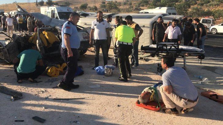 Gaziantep'te trafik kazası: 3 ölü, 12 yaralı G4
