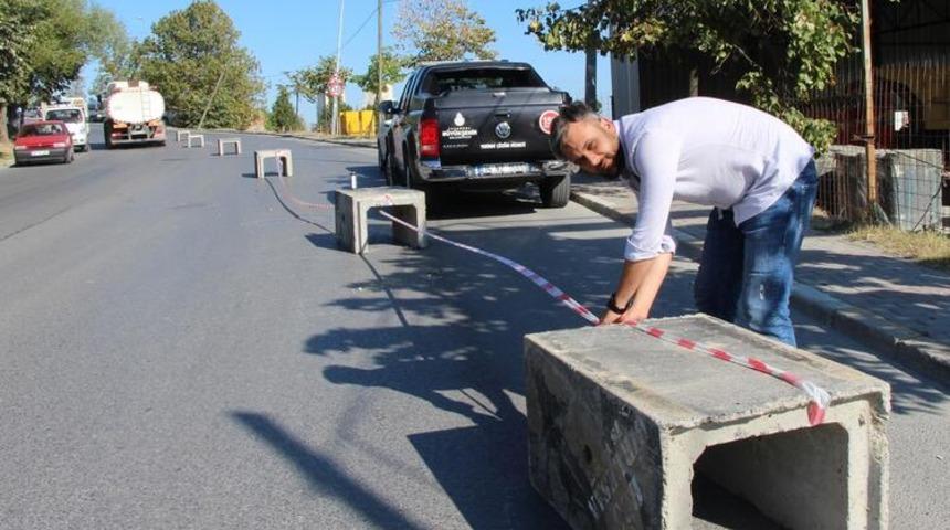Arsasından geçtiği gerekçesiyle yolu kapattı