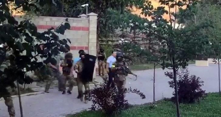 KÄ±rgÄ±zistanâÄ±n bir Ã¶nceki dÃ¶nem CumhurbaÅkanÄ± Almazbek Atambayev, polis tarafÄ±ndan dÃ¼zenlenen operasyon sonucu gÃ¶zaltÄ±na alÄ±ndÄ±. ile ilgili gÃ¶rsel sonucu