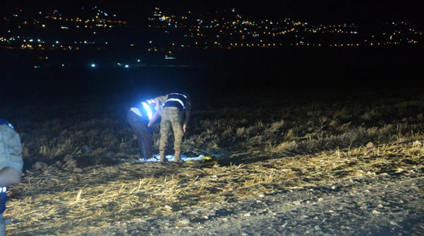Amcası ve kuzenini tüfekle vurdu