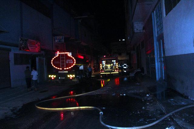 Gaziantep'te tekstil atölyesinde çıkan yangın panik yarattı