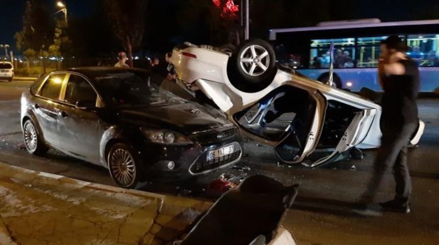 Sancaktepe'de korkunç kaza! Karşı şeritteki aracın üzerine uçtu!