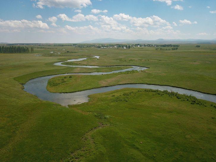 Kars'ta menderesler doyumsuz bir manzara sunuyor G1