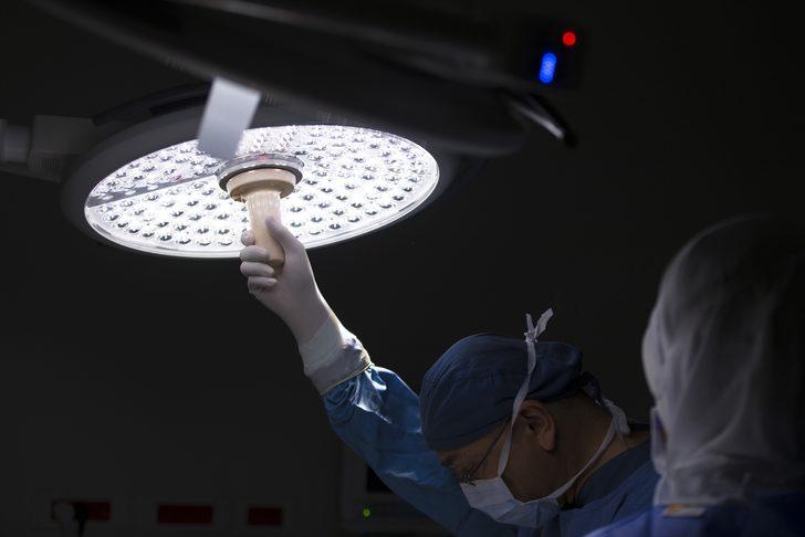 Parkinson hastasının beynine pil yerleştirildi G4