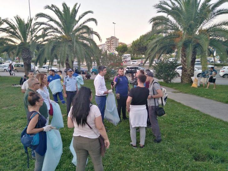 Başkan Yüksel, Kartallılar ile çöp topladı G3