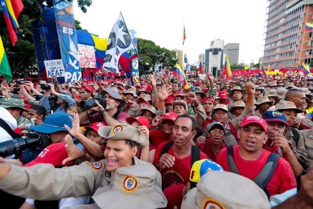Venezuela’da binlerce kişi Washington’un yaptırımlarını protesto etti