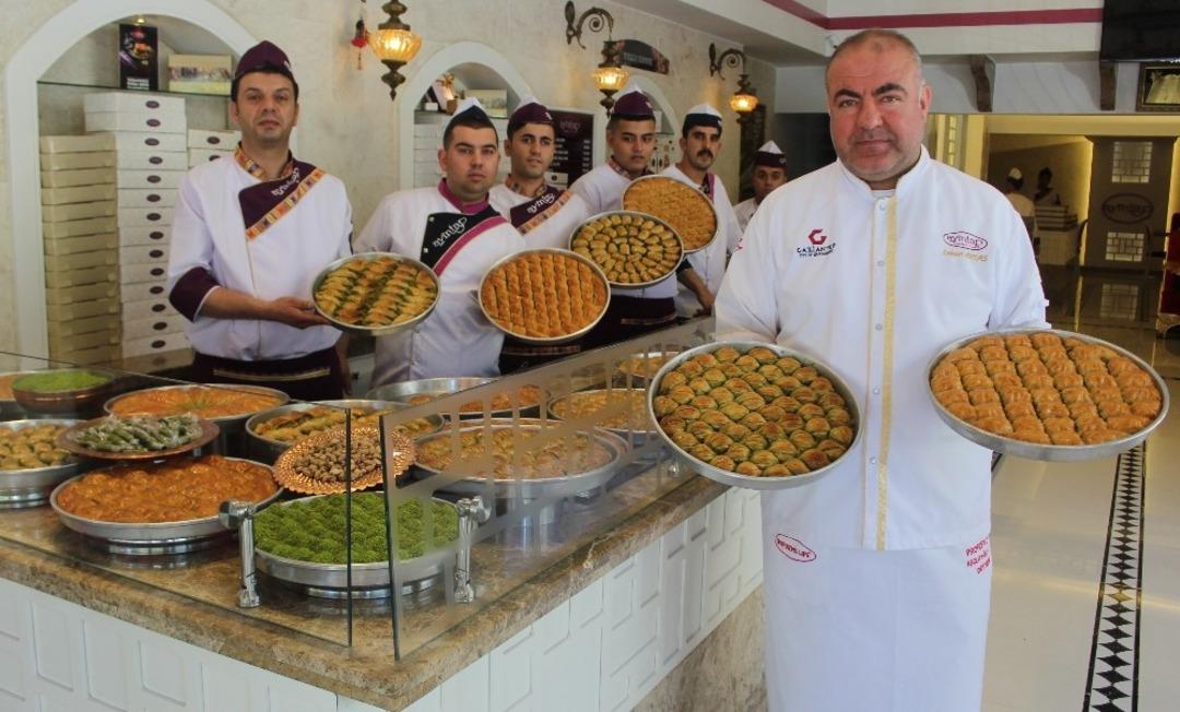 Baklavacılar bayram mesaisine başladı, &uuml;retim iki katına &ccedil;ıkarıldı