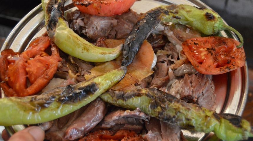 Afyon lokumu ete b&uuml;r&uuml;n&uuml;p "kuzu lokum" oldu