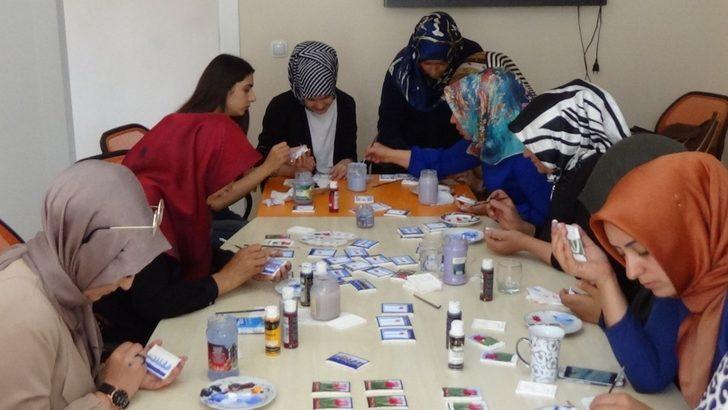 KADEM’li kadınlardan Malazgirt anıtını simgeleyen magnet G5