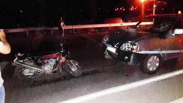 Otomobilin çarptığı motosikletin sürücüsü öldü