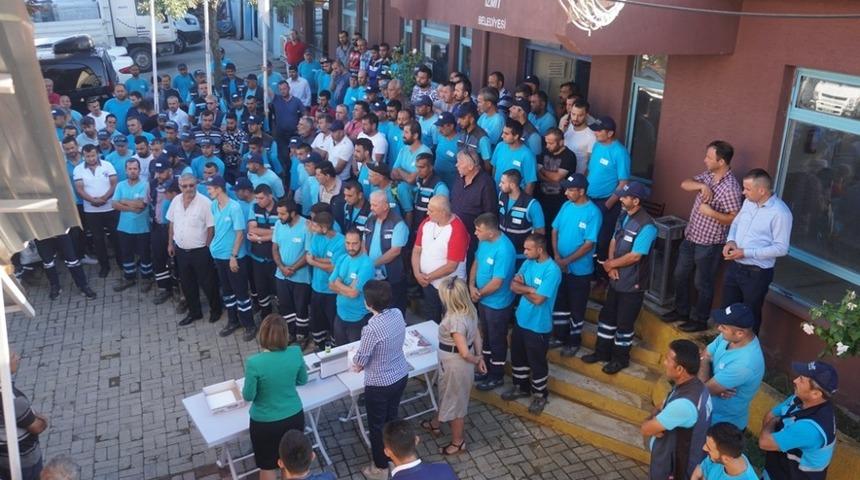 Başkan H&uuml;rriyet temizlik iş&ccedil;ileriyle bayramlaştı