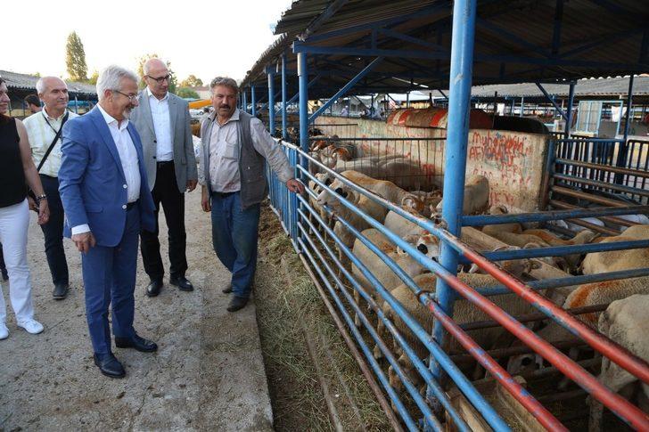 Turgay Erdem kurban pazarında arabulucu oldu G4