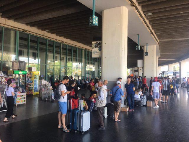 İzmir Otogarı'ndan bayram tatili nedeniyle iki kat daha fazla otobüs çıkacak