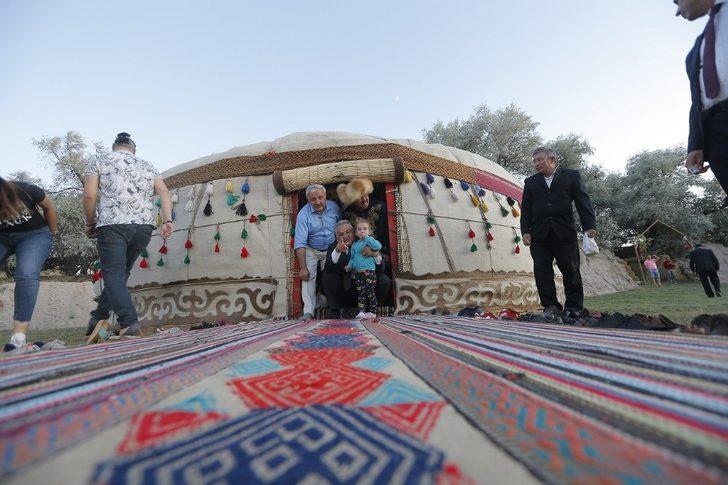 Başkan Büyükkılıç yeraltı müzesinde G3