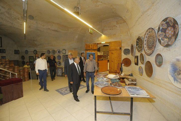 Başkan Büyükkılıç yeraltı müzesinde G4