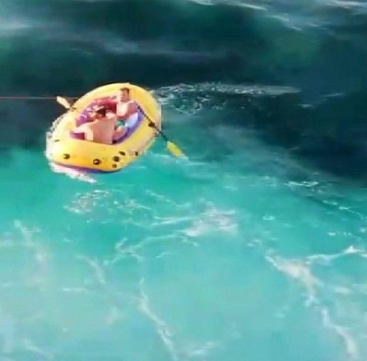 Marmara'nın ortasında şişme oyuncak botla 5 saat kurtarılmayı beklediler G2