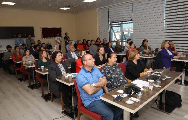 Öğretim üyelerinin akademik kariyerlerine destek