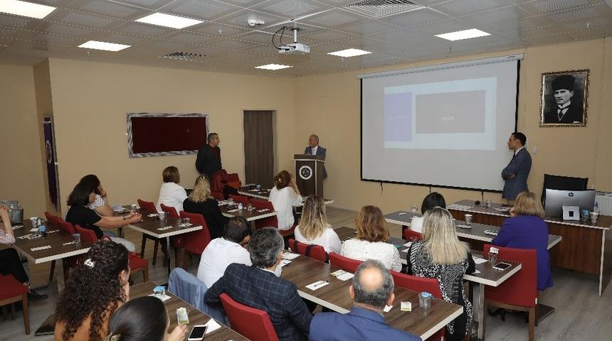 &Ouml;ğretim &uuml;yelerinin akademik kariyerlerine destek