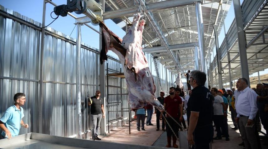 Başkan Çetin: “35 günde tamamladığımız kesimhane ve satış alanımız hayırlı olsun”