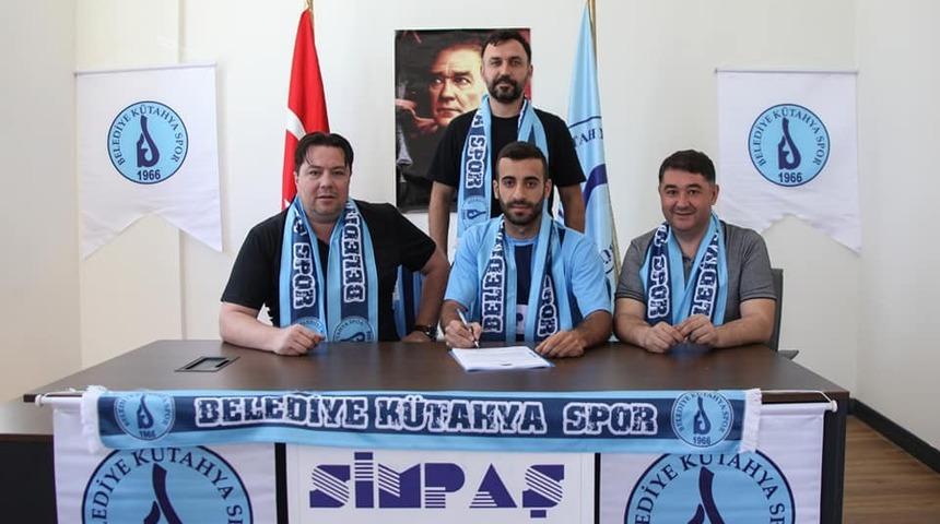 Belediye K&uuml;tahyaspor sol bek Abdurrahim Dağ&rsquo;ı transfer etti