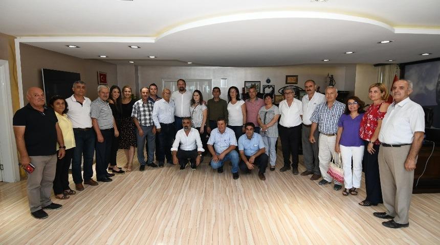 Başkan G&uuml;mr&uuml;k&ccedil;&uuml;, muhtarlarla bayramlaştı