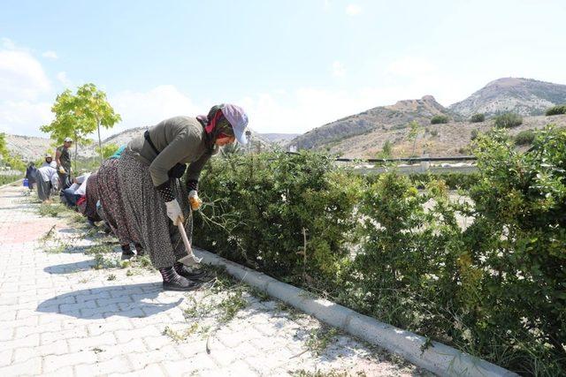 Burdur Belediyesi’nden bayram temizliği