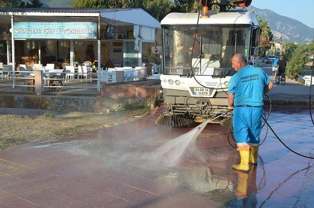 Kuşadası bayrama hazır