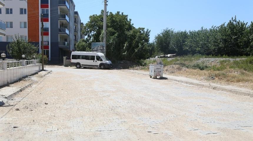 Umurlu&rsquo;da yol yapım &ccedil;alışmaları tamamlandı