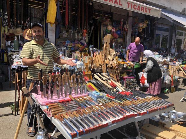 Kars’ta bıçaklar tezgahlarda yerini aldı