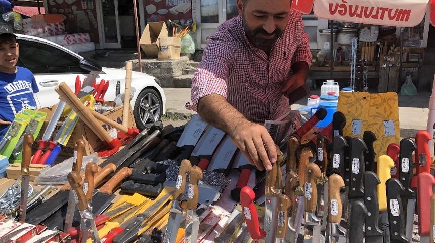 Kars&rsquo;ta bı&ccedil;aklar tezgahlarda yerini aldı