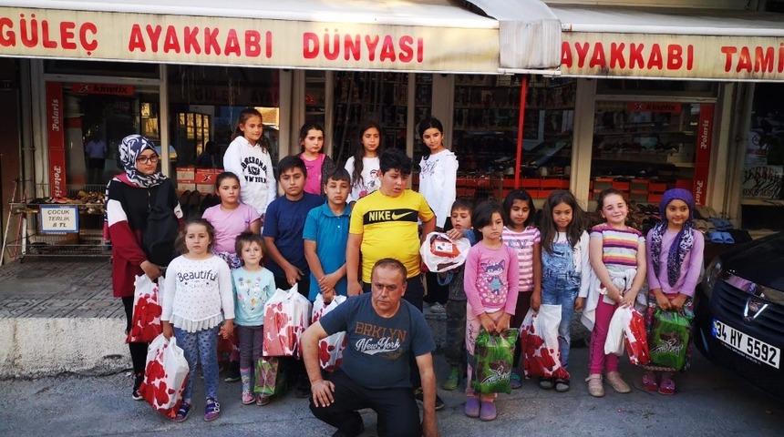 Kuran Kursu &ouml;ğrencilerine bayramlık