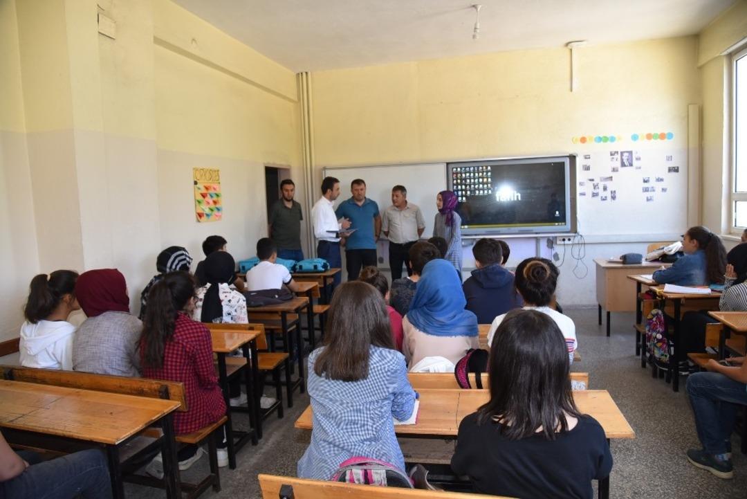 Dursunbey&rsquo;de "Kitap Kurdu" Yarışması &Ouml;d&uuml;lleri Verildi