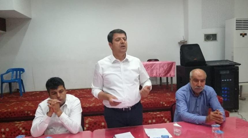 Tutdere bu kez Kahta&rsquo;da muhtarla buluştu