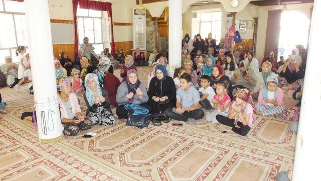 Burhaniye’de Kavakdibi Cami’nde hatim coşkusu