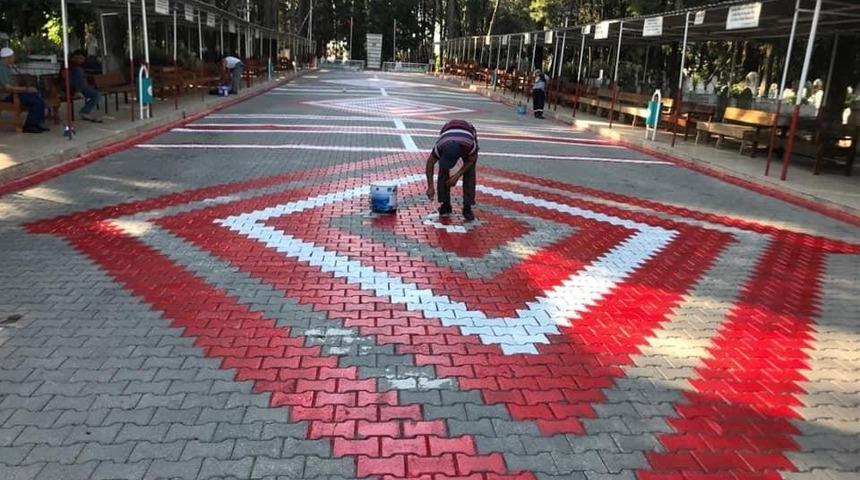 Ceyhan&rsquo;da ibadethanelerde ve mezarlıklarda bayram temizliği