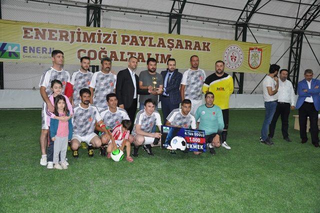 Askıda ekmek futbol turnuvasının kazananı belli oldu