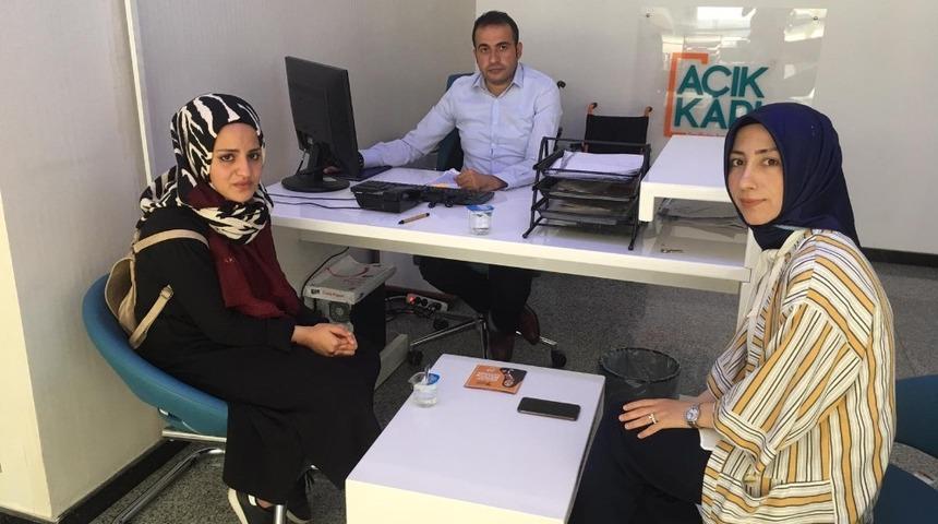 Ağlayarak geldi g&uuml;lerek ayrıldı