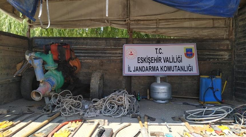 Aynı vatandaşı art arda iki kez soyan hırsız çetesi yakalandı