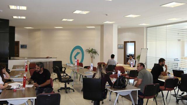 KAYSO, Proje Destek Ofisi ve Km.0 Dış Ticaret Eğitimleri ile Üyelerine Hizmet Vermeye Devam Ediyor