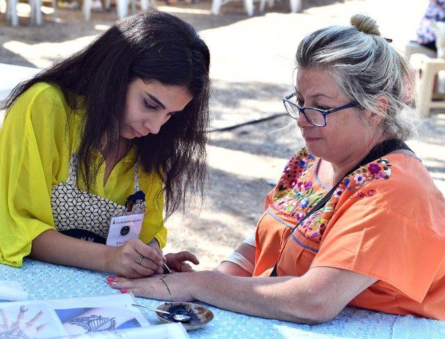 İzmirliler üretici pazarını çok sevdi